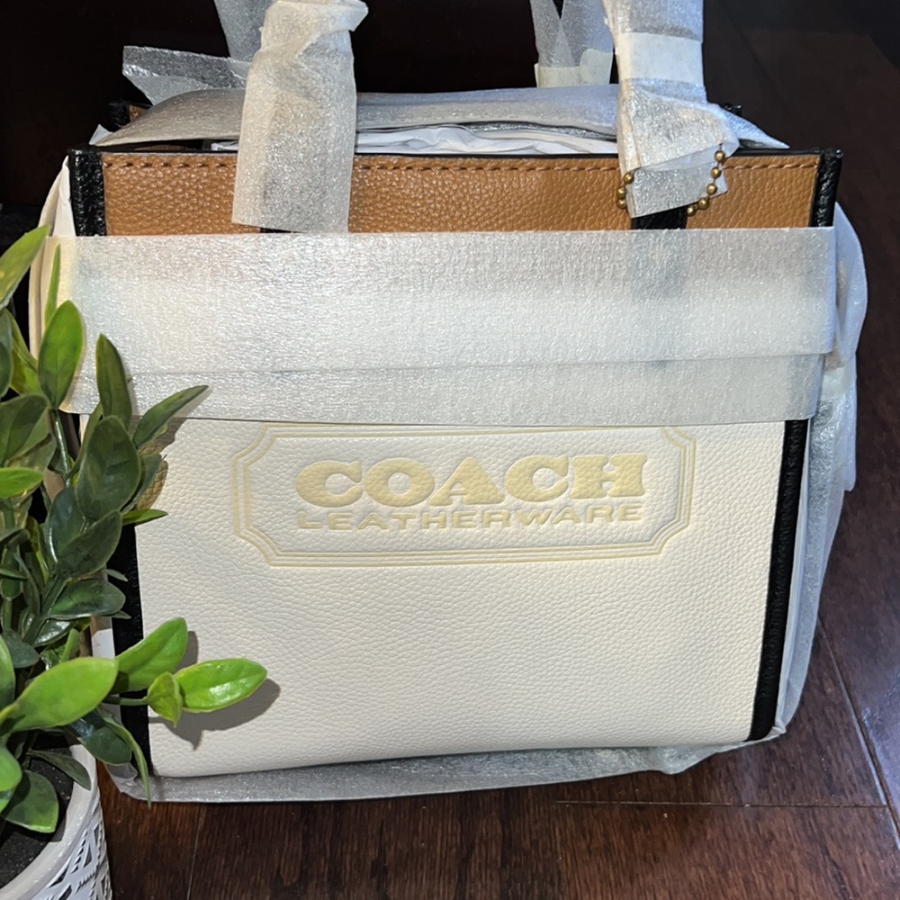 NEW COACH Colorblock Leather Tote NWT